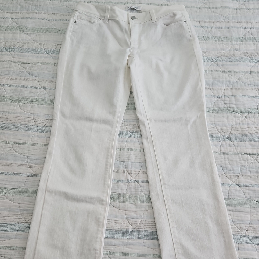 White House Black Market White Slim Leg Jeans Size 4